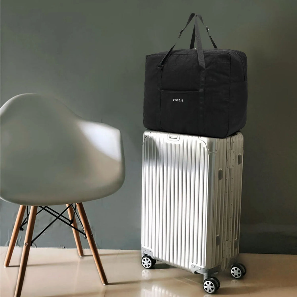 Large polyester travel bag 45x34x20cm with zip pockets, folding design, black or dark grey