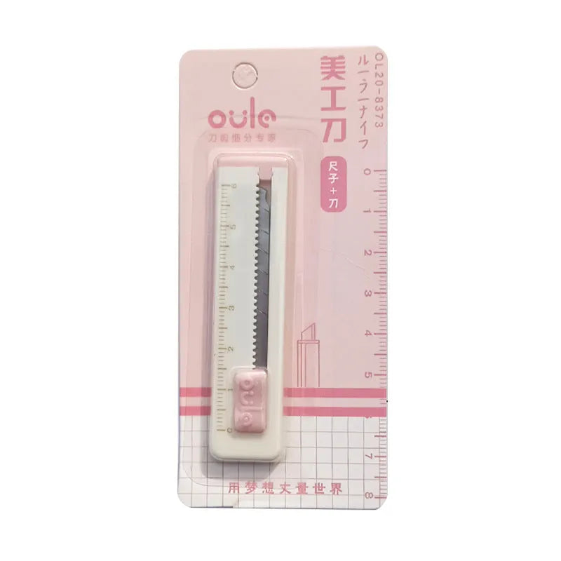Small 7.2cm plastic blade utility knife in five colour options for package and paper cutting