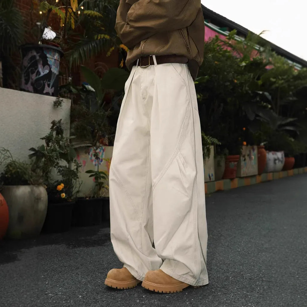Men's pleated straight leg trousers in striped pattern with elastic waistband