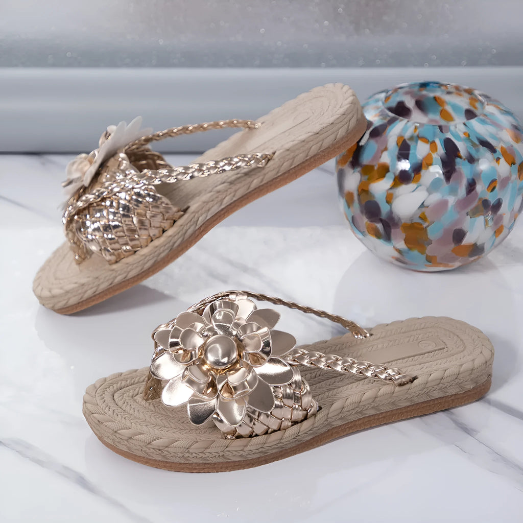 Plus size women's all-match platform sandals in solid colour with PU upper and rubber sole, side view