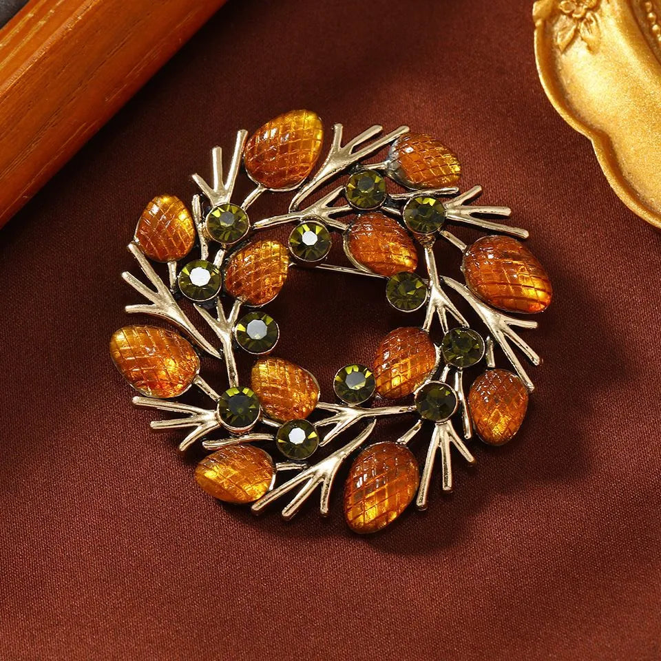 Champagne Filbert Garland alloy brooch with retro cherry style and diamond treatment for waist closing and decoration