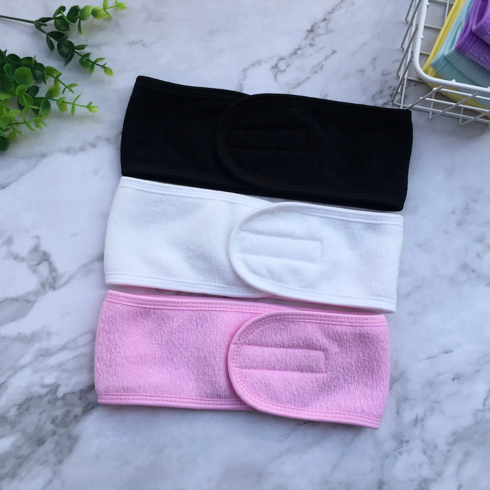 Thickened ant fabric hair band in white, polyester towel material, 60x8.5cm for face washing and yoga