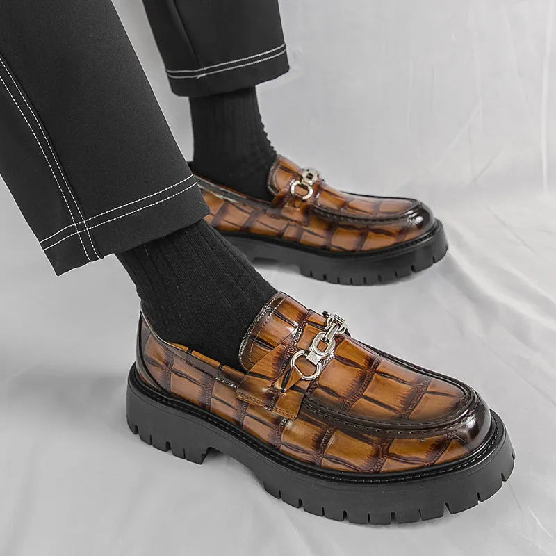 Men's black crocodile pattern leather loafers with flat heel platform sole British style autumn shoes
