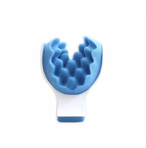 Neck muscle relaxation support pillow in sponge and PP, 21x16x13cm, on a neutral background