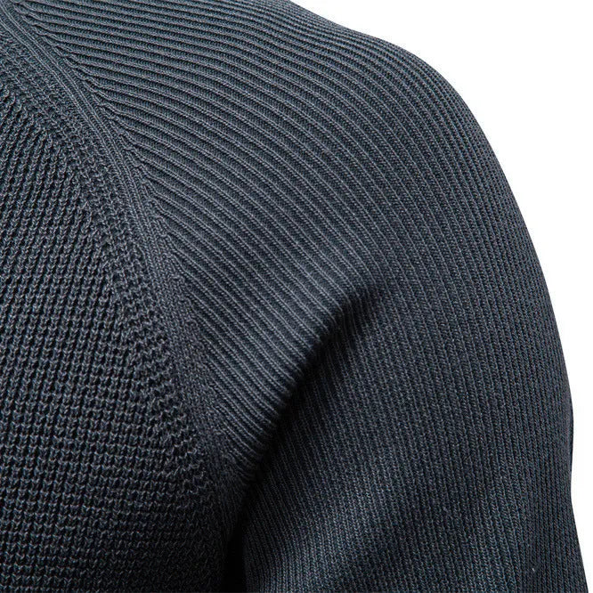 Men's round neck solid colour knitted sweater in dark gray, straight fit pullover
