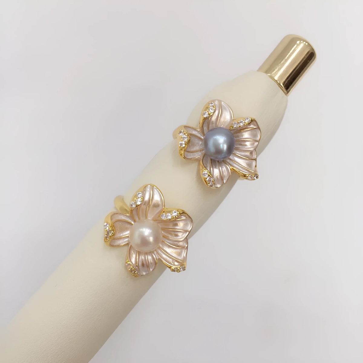 5A freshwater pearl ring with 18K real gold plated frosted flower design and adjustable open band in white or grey