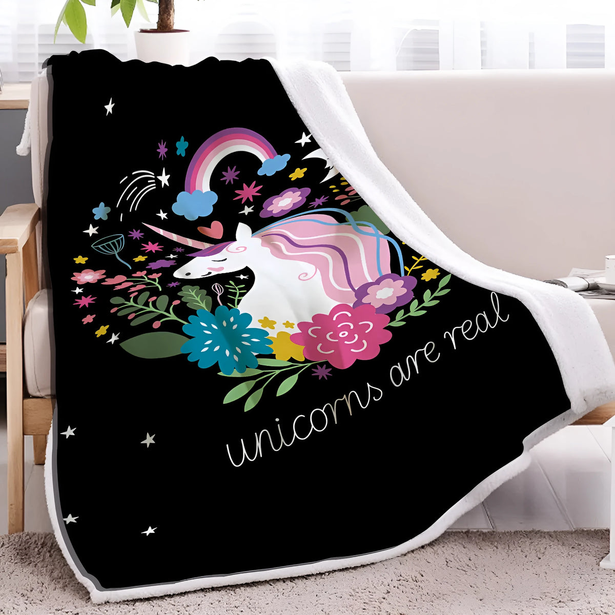 Black pet themed sherpa fleece blanket, soft warm throw in 130x150cm and 150x200cm sizes with hemmed edges