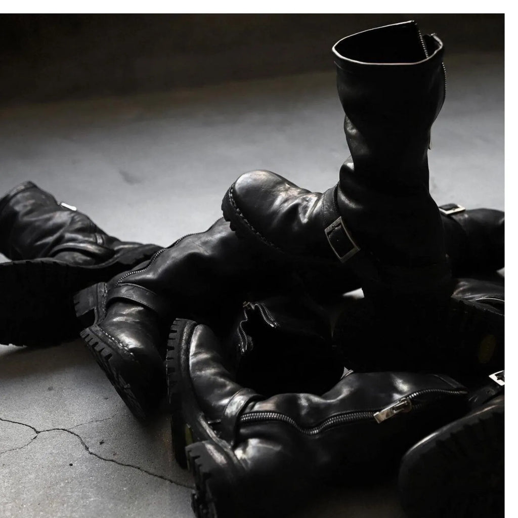 Men's dark retro Martin boots with zipper closure and round toe in black and leather black options
