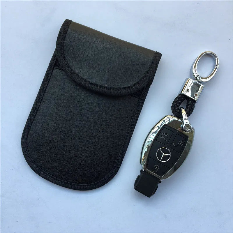 Black signal blocking pouch 20x10cm for key fob, credit card, and RFID protection