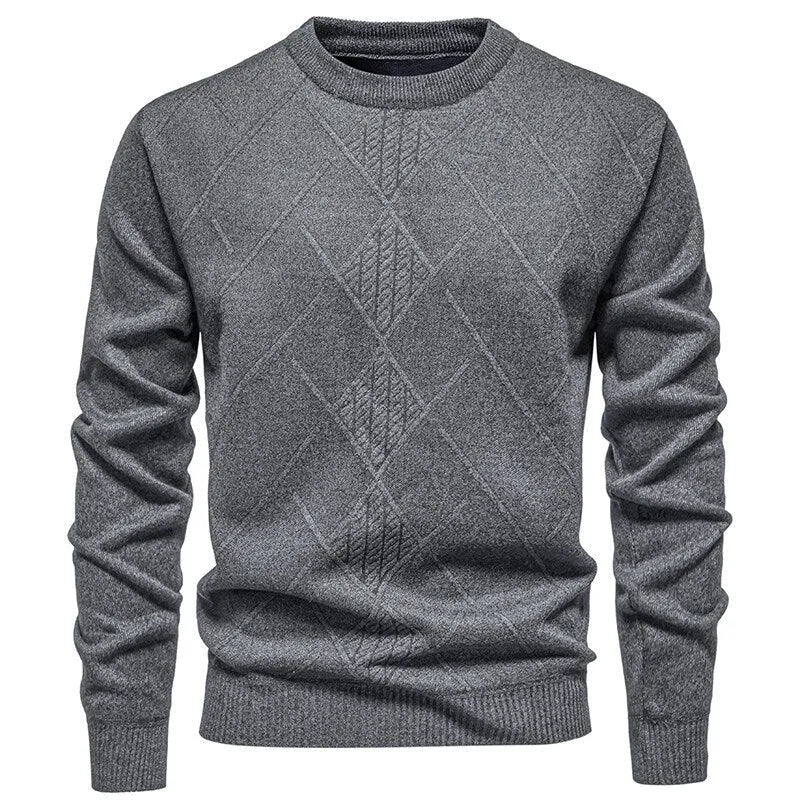 Man wearing fleece-lined thick round neck knitted undershirt in dark gray, winter casual pullover