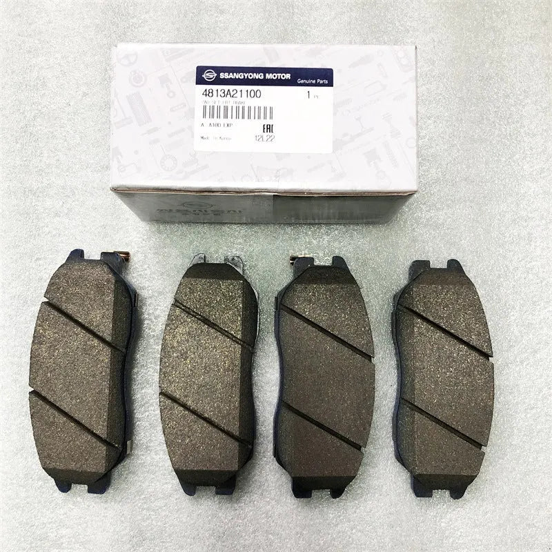 Aiteng Kyron Rester brake pad set with part numbers 4813009A10 and 4813008BA0.