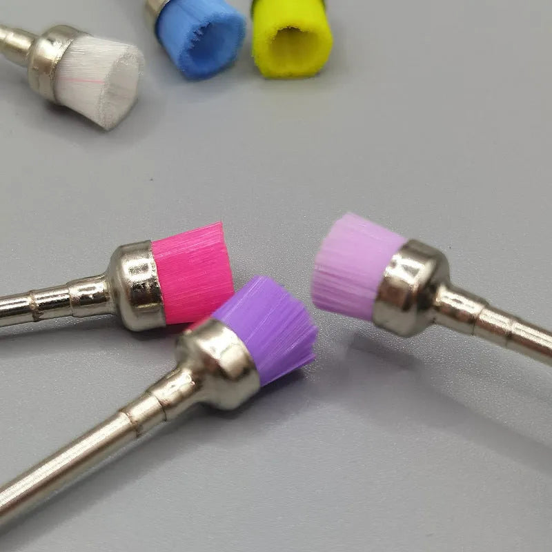Polishing brush for cleaning nail grinding heads, available in multiple colours, with a simple handheld design.