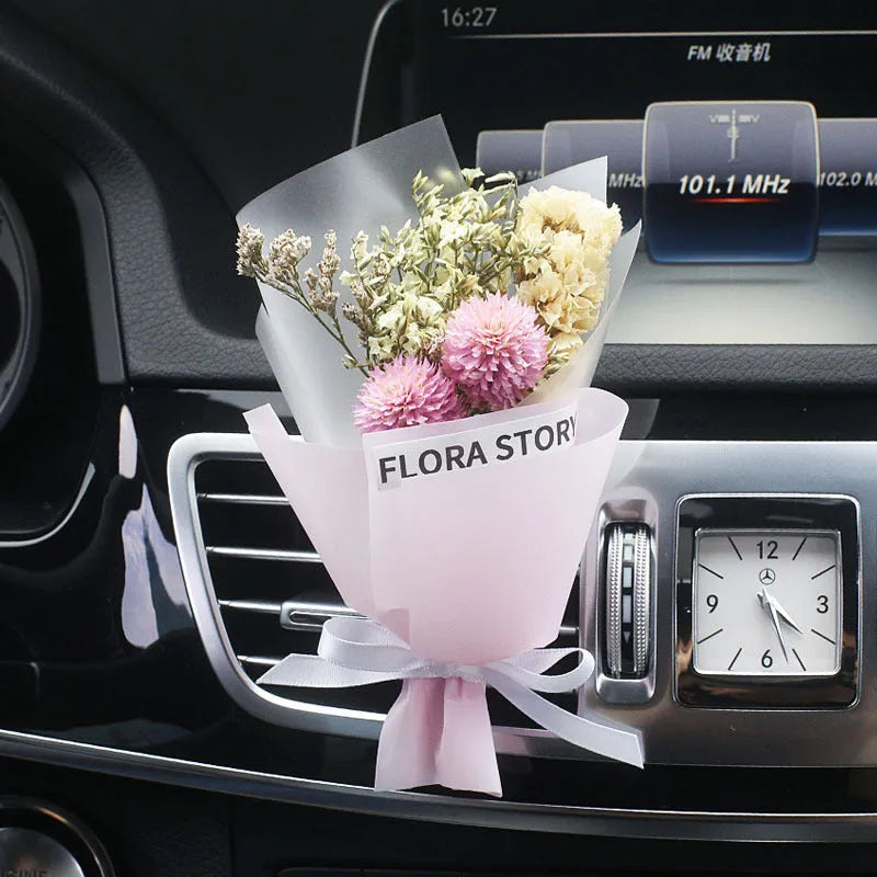 Dried flower bouquet and fragrance slices for car air outlet mounting