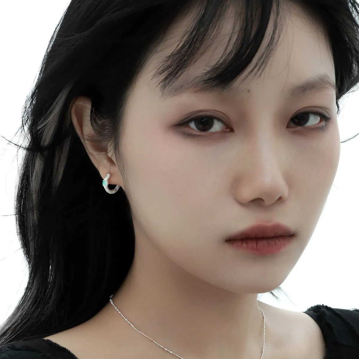925 silver geometry ear clip with burnt silver electroplated colour and round design elements
