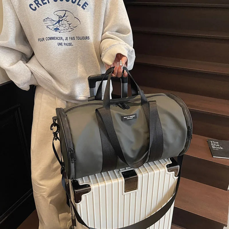 Waterproof Oxford cloth sports handbag in black, dark gold, or dark grey solid colours