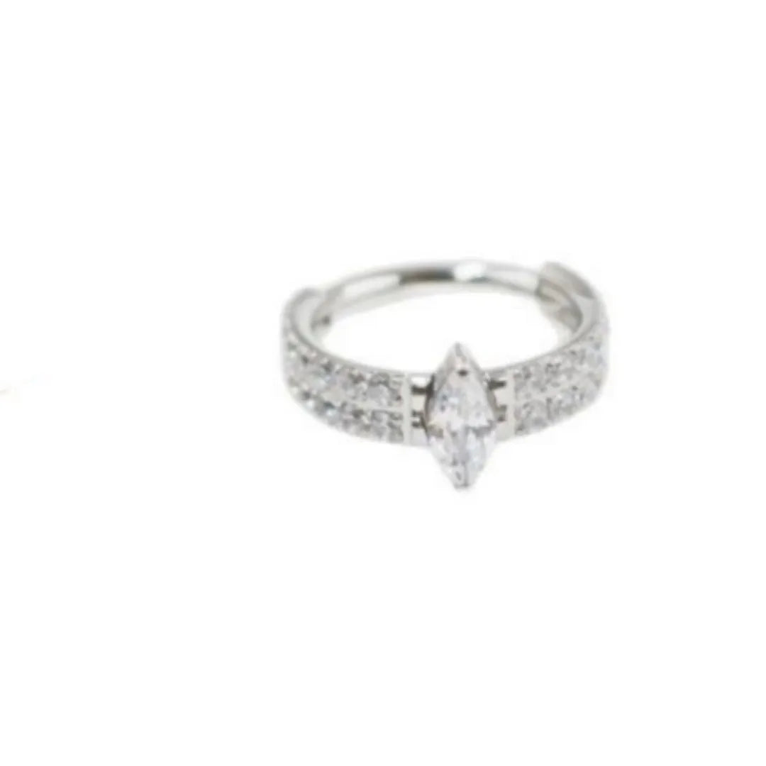 Titanium steel heart-shaped zircon earrings in gold or silver colour with 1.2x8mm measurements