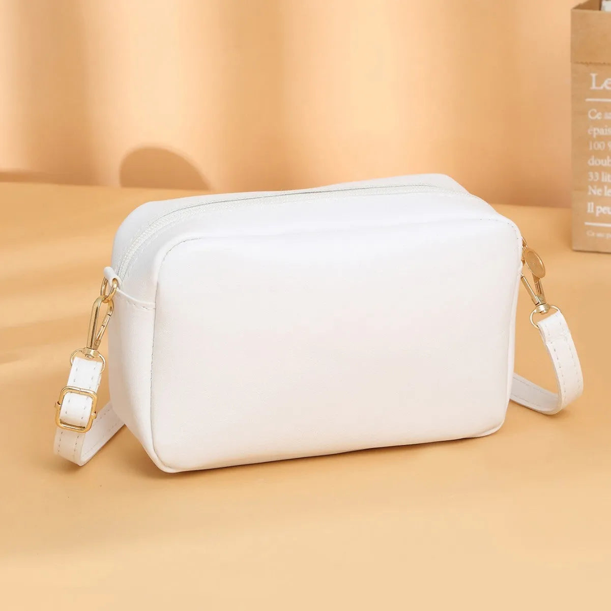 Women's PU shoulder bag with three-dimensional pocket in horizontal square shape
