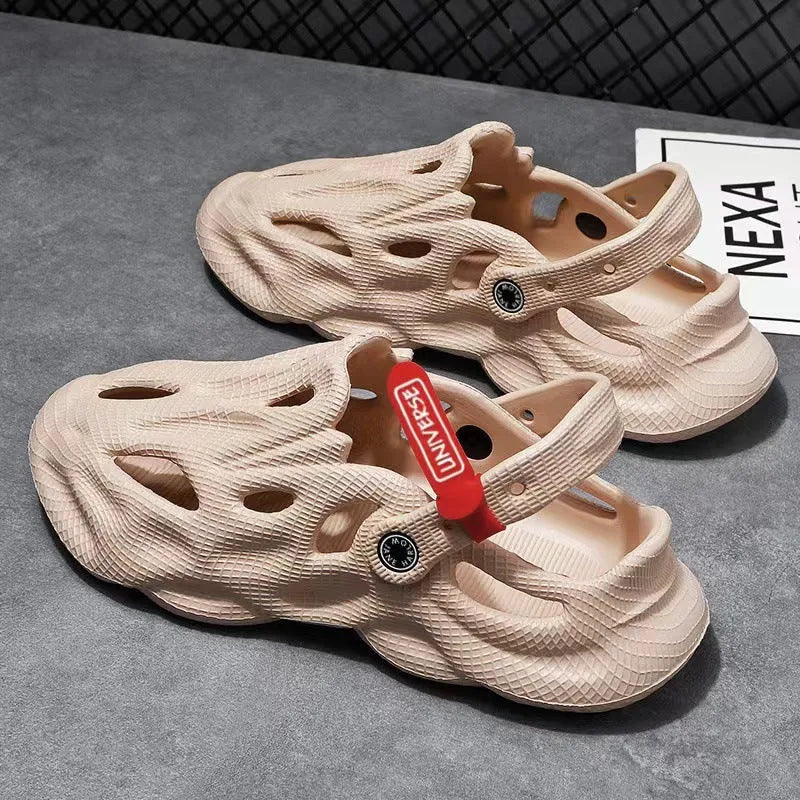 Coconut slippers in EVA foam with closed toe design and textured surface in grey colour