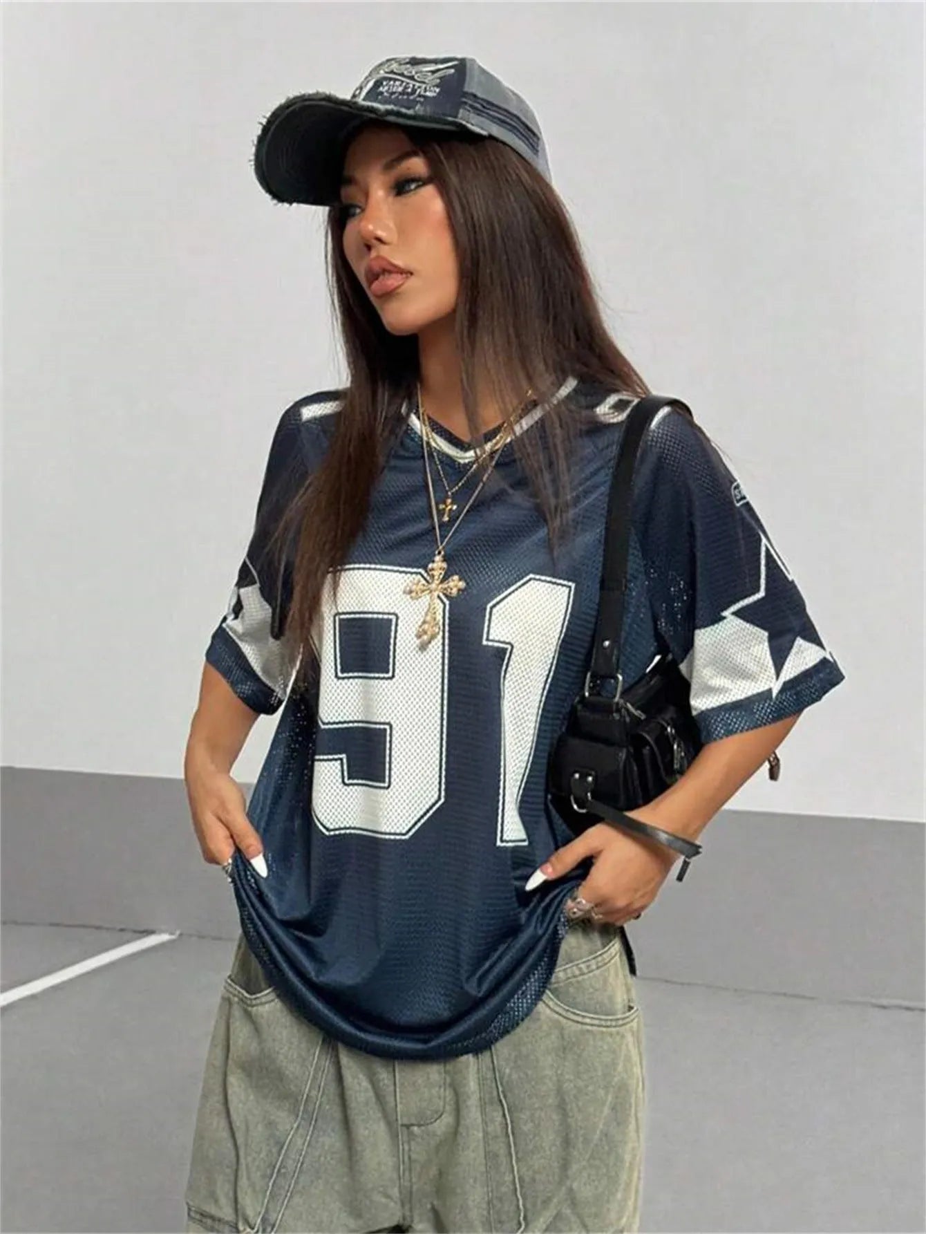 Men's V-neck t-shirt with large digital number print in street style design