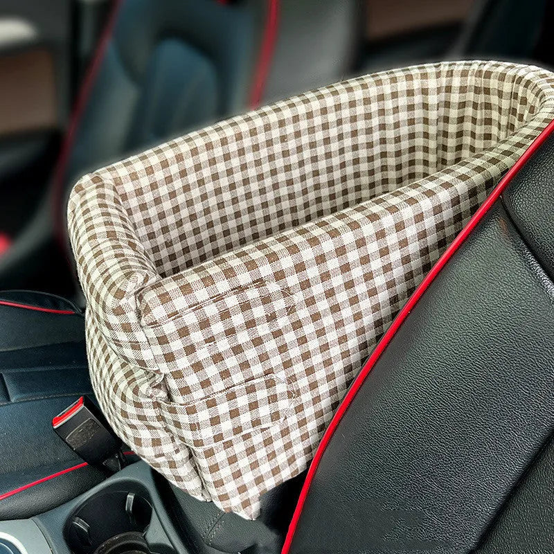 Plaid cloth dog kennel with PP cotton filling in pink and white, 42x22x20cm, for small dogs in car travel