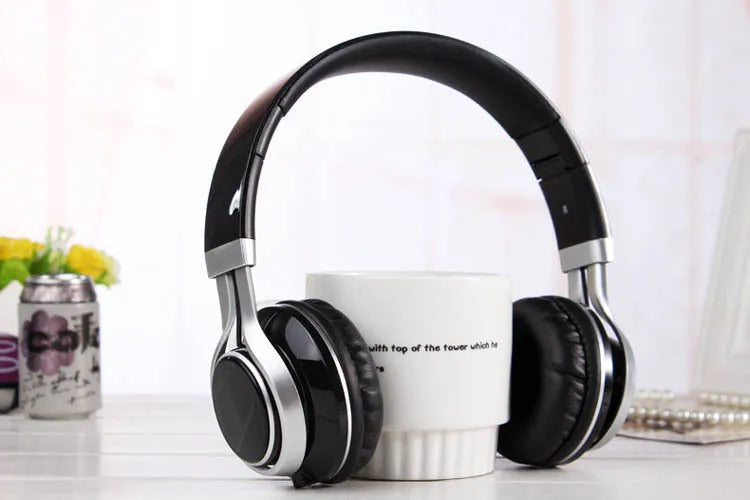 Wired head-mounted computer headset with heavy bass, microphone, and 3.5mm plug in multiple colours