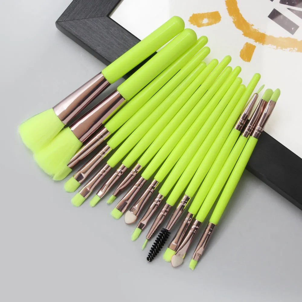 18-piece makeup brush and cosmetics travel set with fan-shaped brushes, packed for resale.