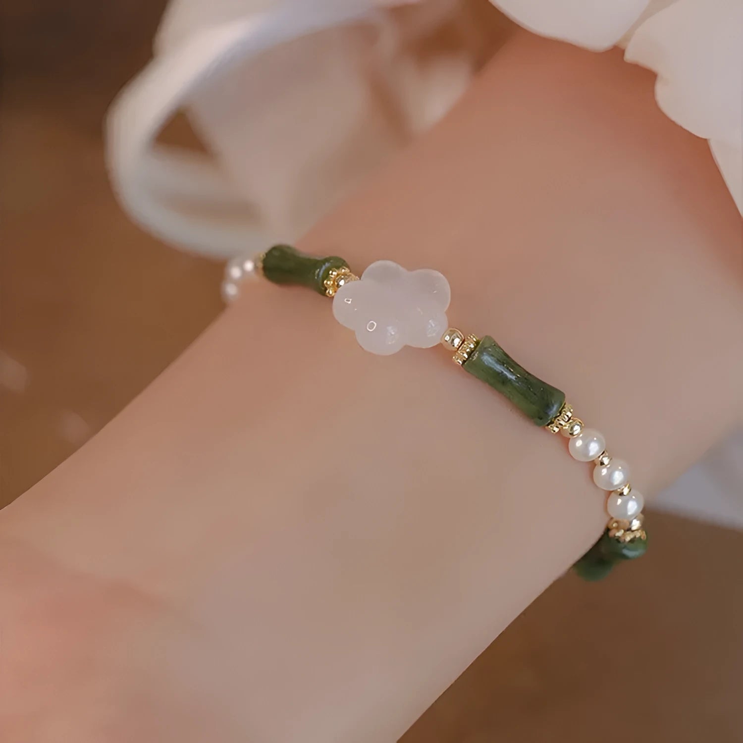 Chinese style olivine bamboo joint bracelet with Hetian jade beads and copper shell pearls