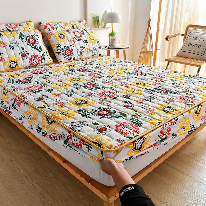 Brushed polyester fitted mattress cover in simple style, size 150x200cm, fits mattress up to 30cm deep