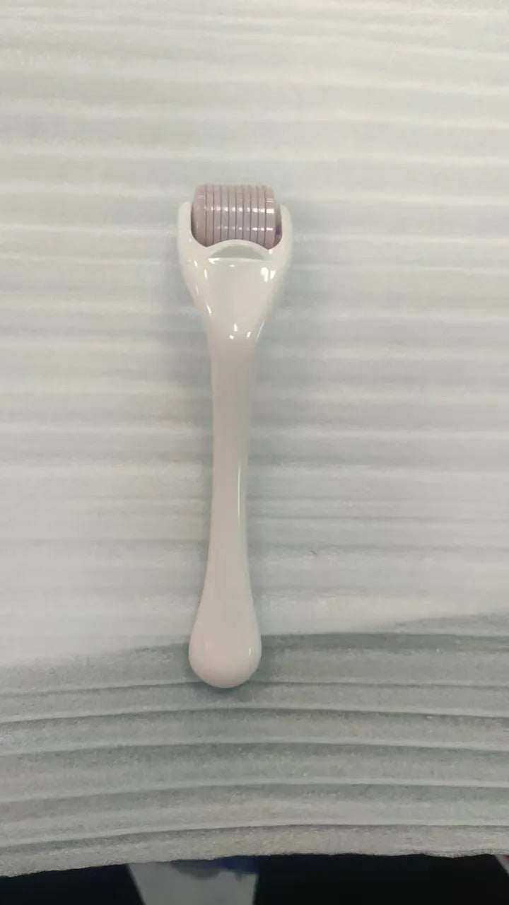 540 micro needle roller derma tool with PC construction showing needle wheel detail