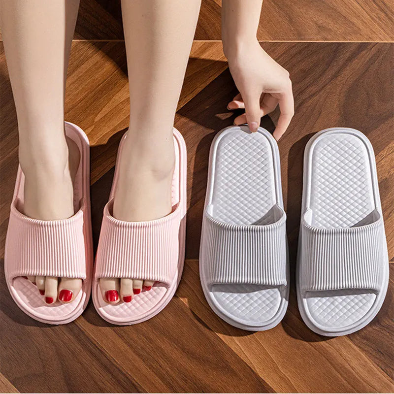 Unisex summer slippers with non-slip foam sole and rhombus-striped EVA upper in solid colour