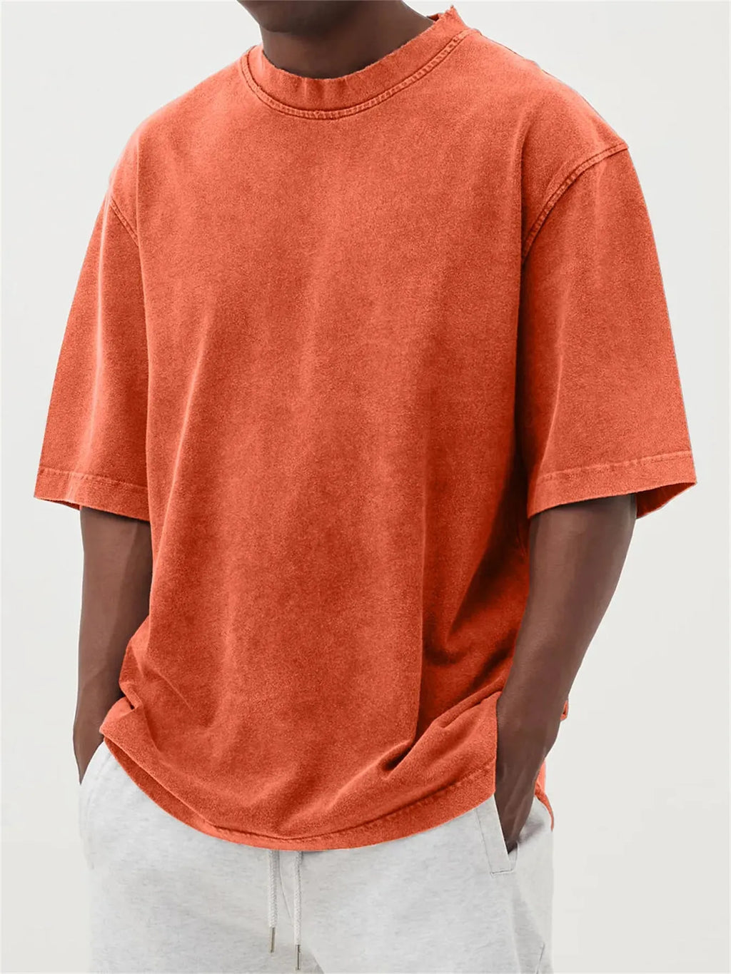 Men's loose-fitting distressed polyester t-shirt in solid colours with half sleeves