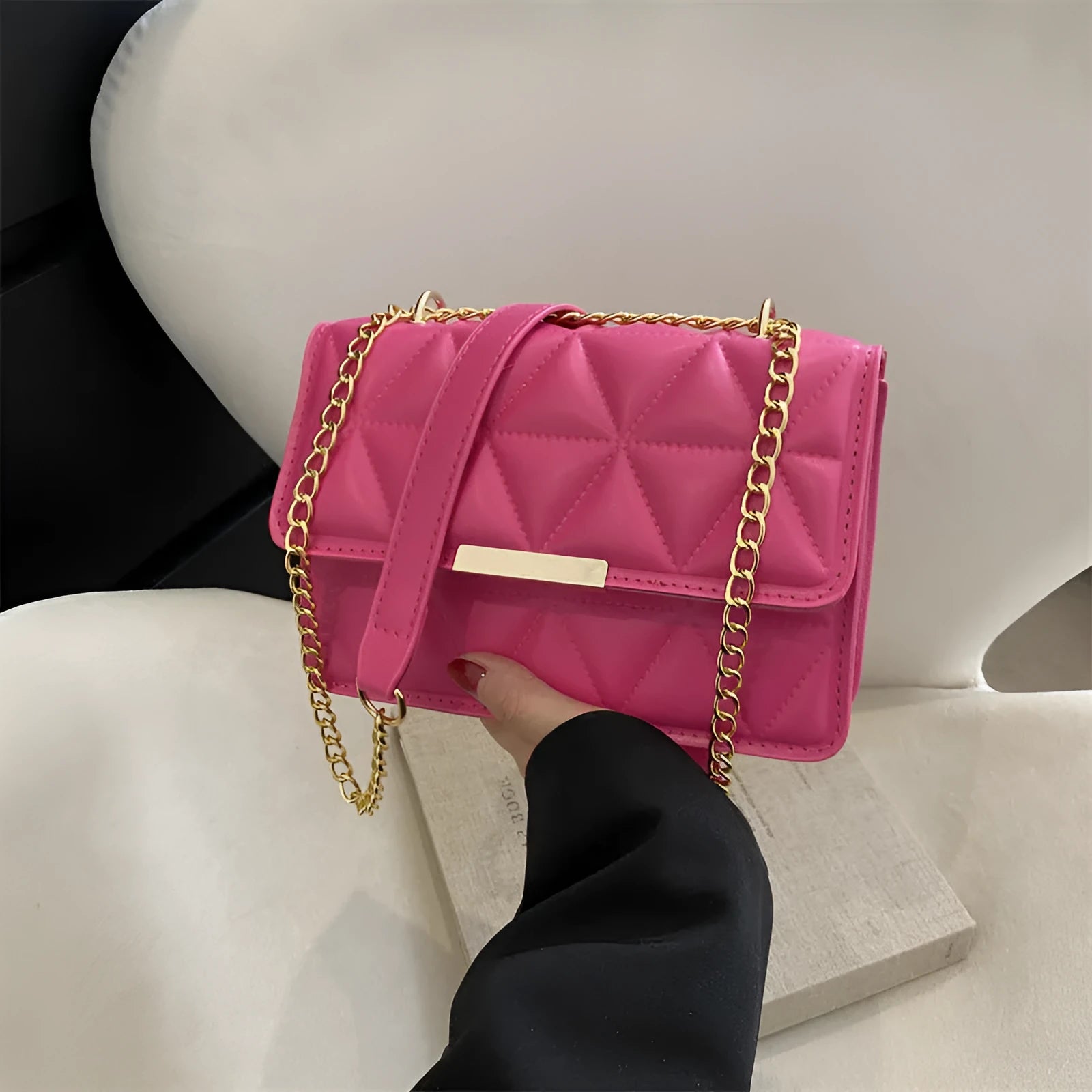 Women's casual retro messenger bag in PU leather, horizontal square shape, stitching details, available in six colours including black and khaki