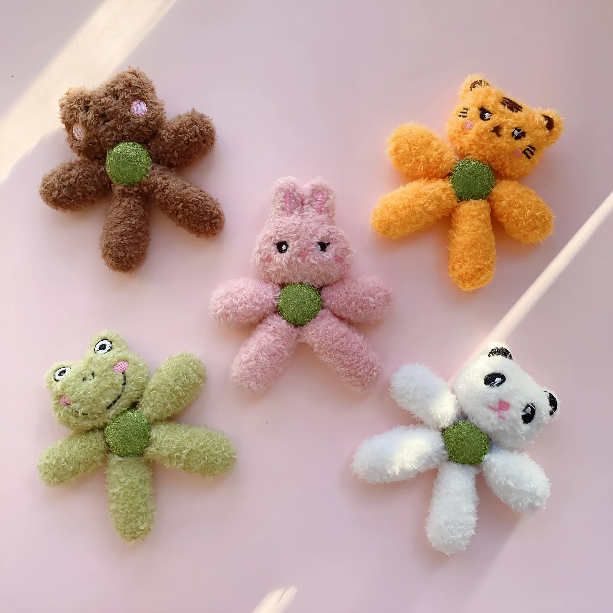 Indoor catnip ball edible chewing toy for cleaning kittens teeth in character designs