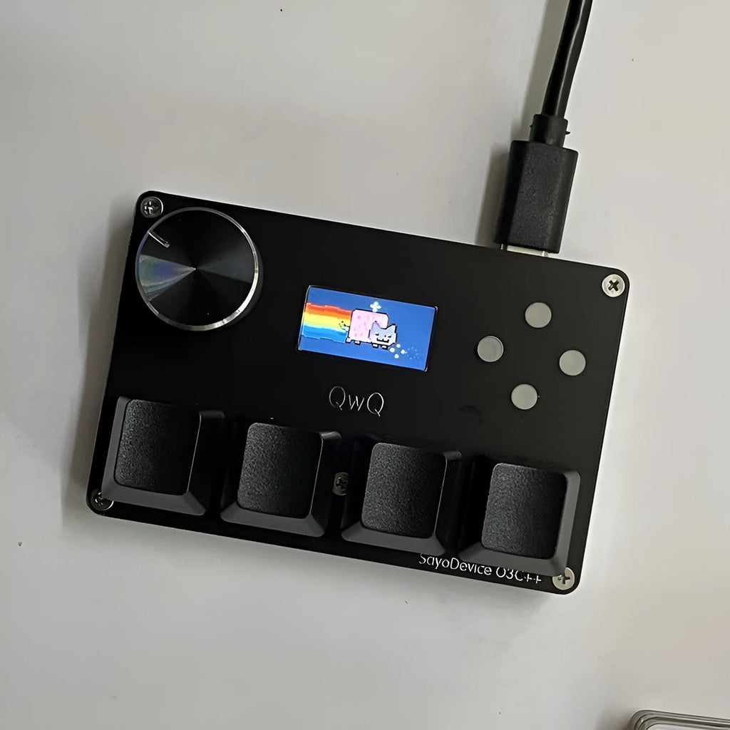 Customisable magnetic axis numeric game keyboard with IPS screen, programmable knob, and RGB backlight