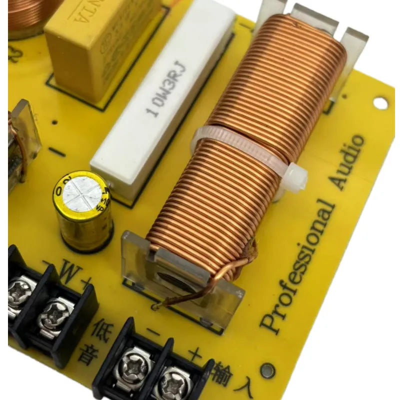 400W three-way audio crossover with through-hole mounting and solderless design
