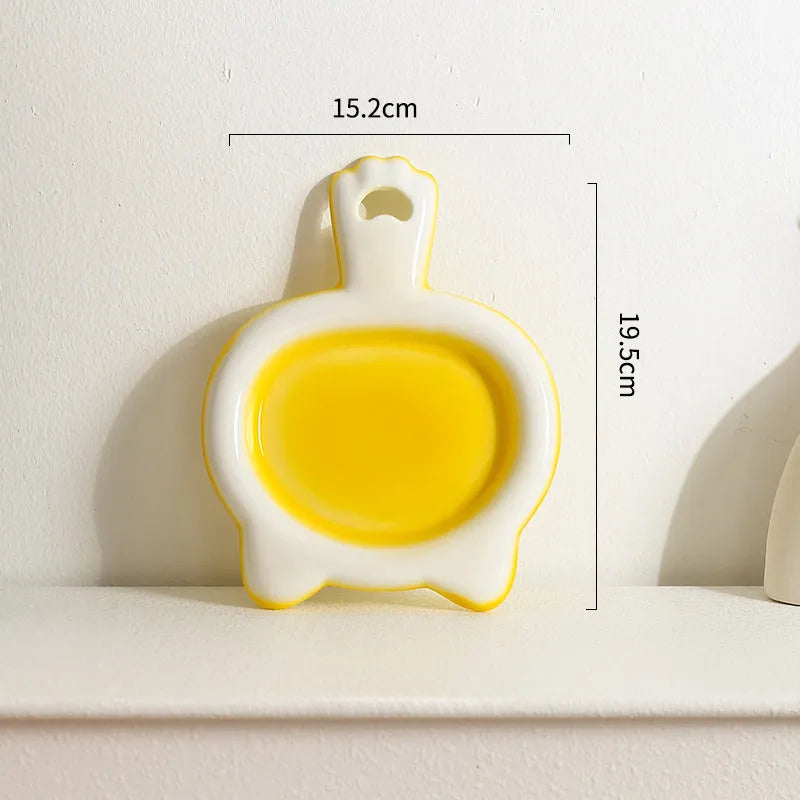 Ceramic cat bowl in shallow design with non-stick glazed surface