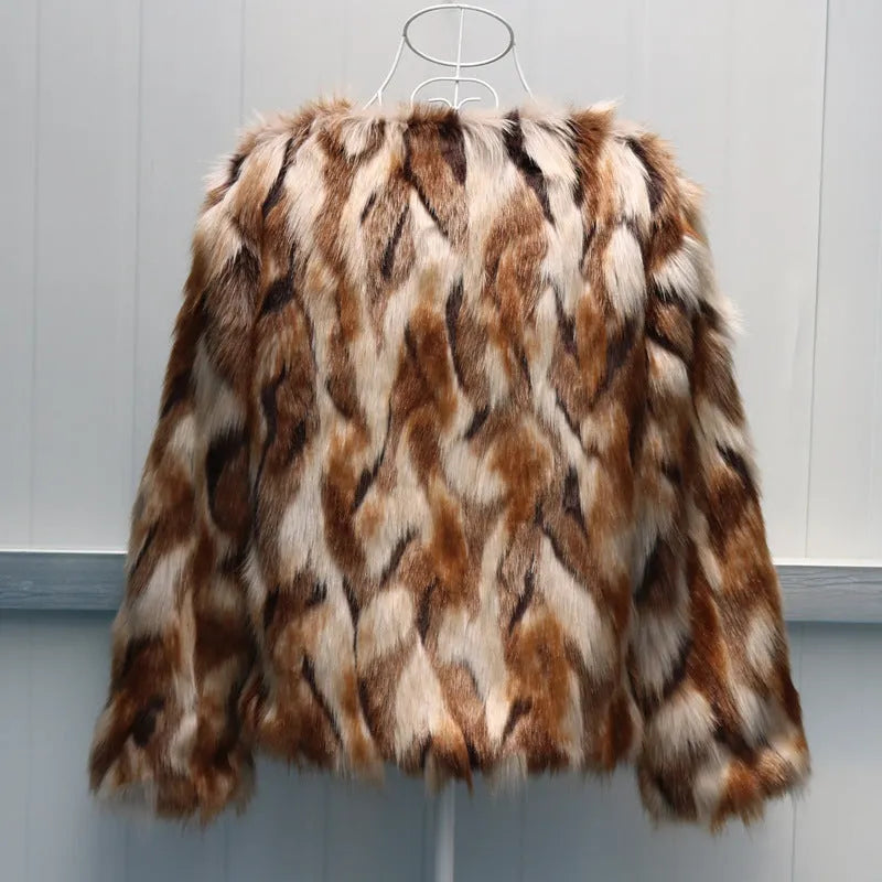 Korean slim fit women's faux fur coat in street fashion style.