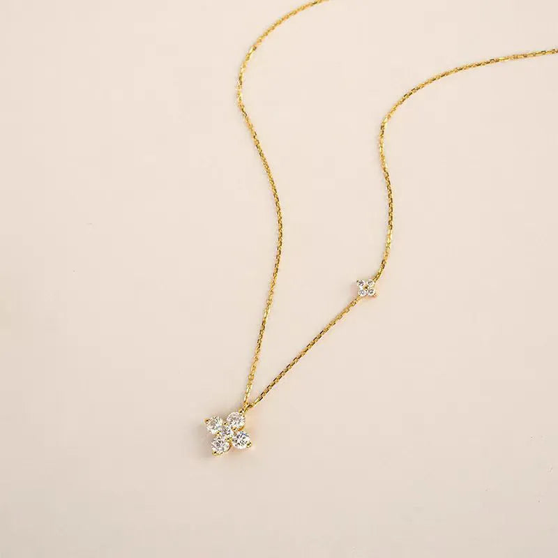 Silver clover clavicle chain necklace for women with O-ring chain and 9.8x11.8mm flower pendant