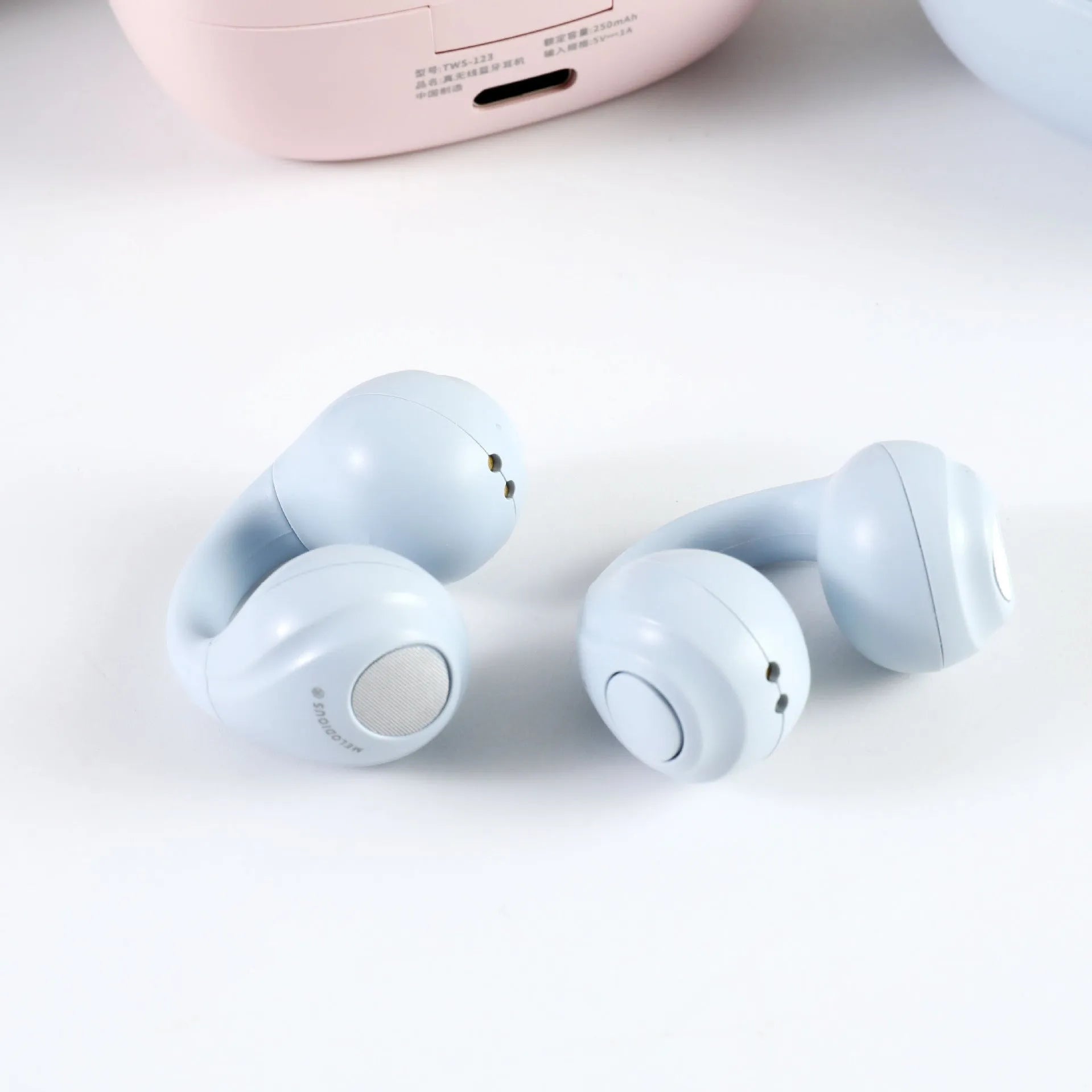 True wireless sports running Bluetooth headset in pink, PC ABS construction, 10 metre range