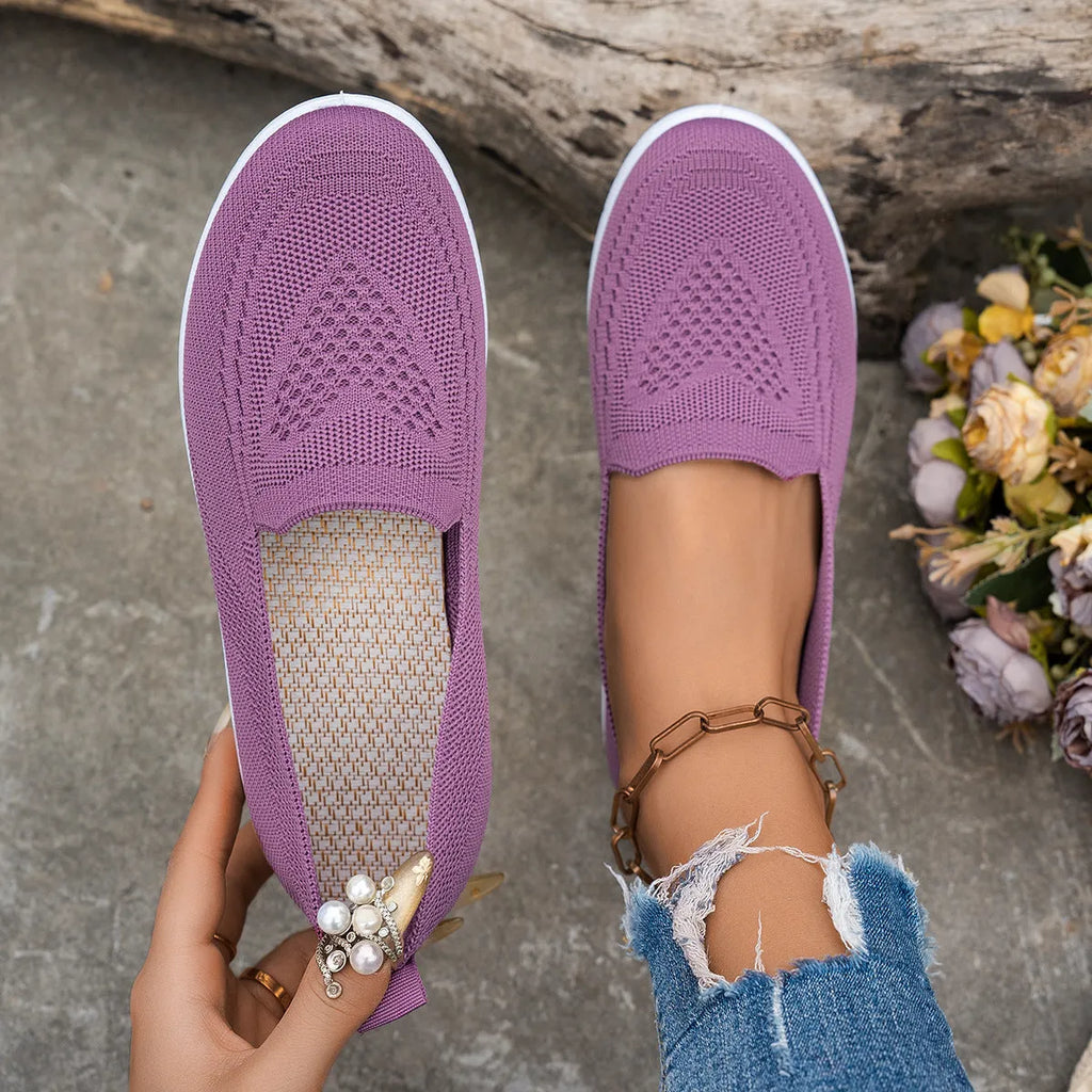 Women's mesh surface casual flat shoes in grey with round toe and low heel