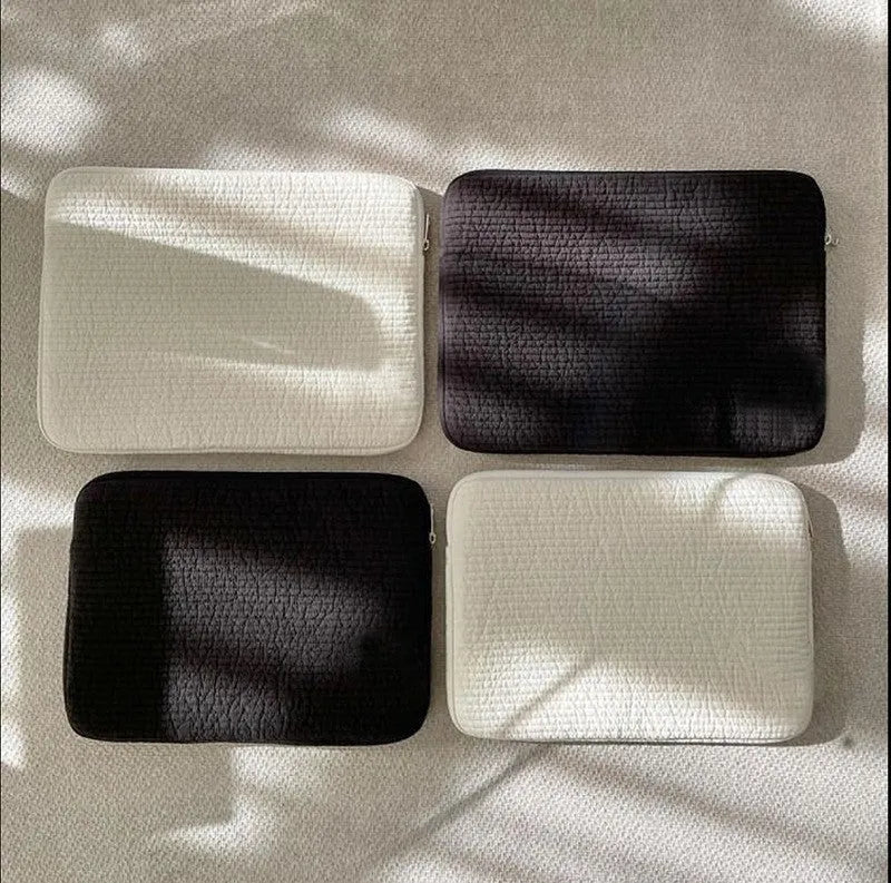 Hand-held black and white anti-seismic laptop bag for tablet protection with coin pocket