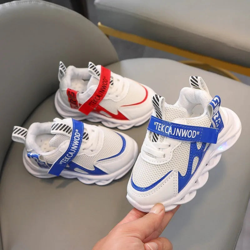 Children's luminous shoes in red and blue with mesh webbing and artificial leather upper, sizes 21-30.