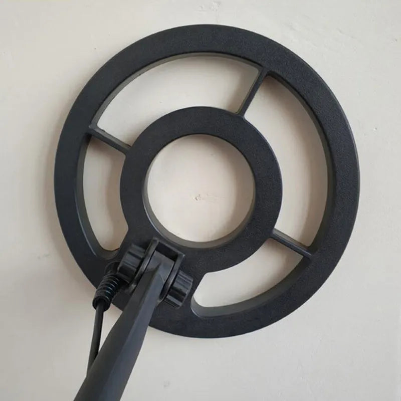 GC1028 black and yellow metal detector with LCD screen and waterproof search coil on adjustable pole.