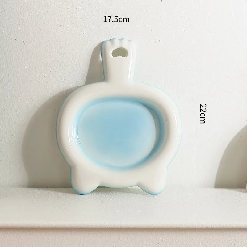 Ceramic cat bowl in shallow design with non-stick glazed surface