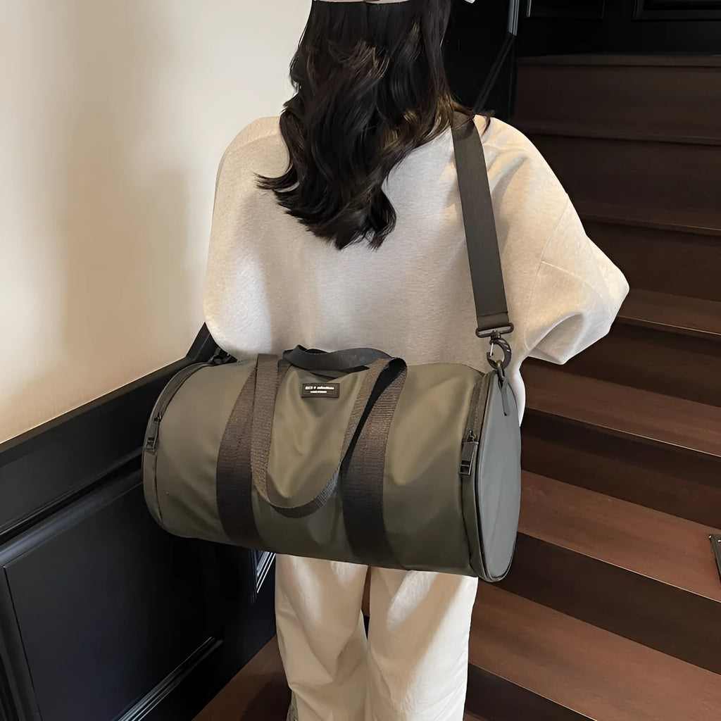 Waterproof Oxford cloth sports handbag in black, dark gold, or dark grey solid colours