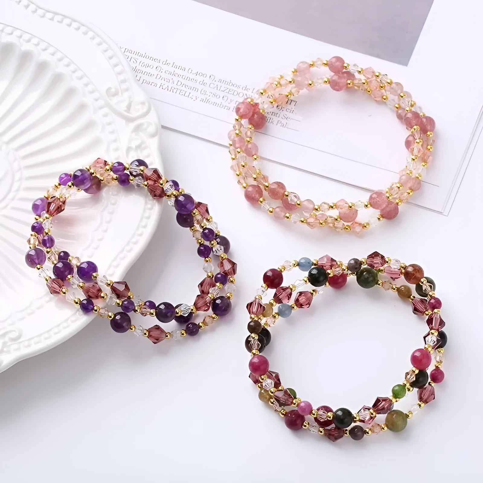 Handmade adjustable three-ring crystal bracelet for women in tourmaline, strawberry quartz or amethyst.