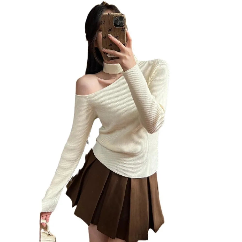 Women's slant shoulder bottoming sweater in solid colour, slim fit polyester knit, free size