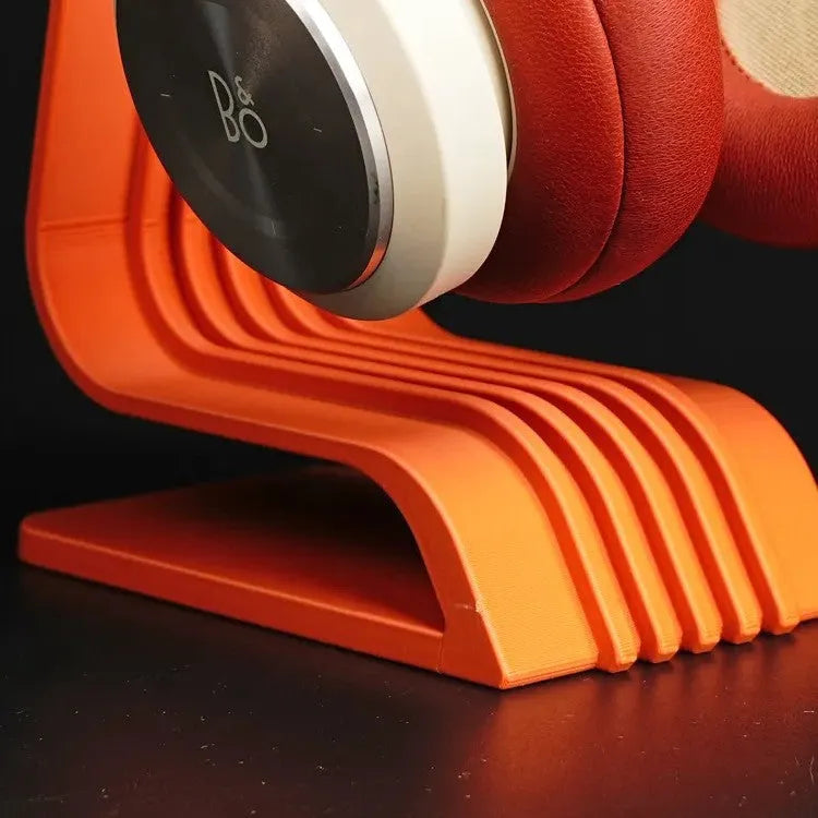 Iron computer headphone bracket, modern simplicity style, 25.1x7x12.3cm, black finish on wooden desk