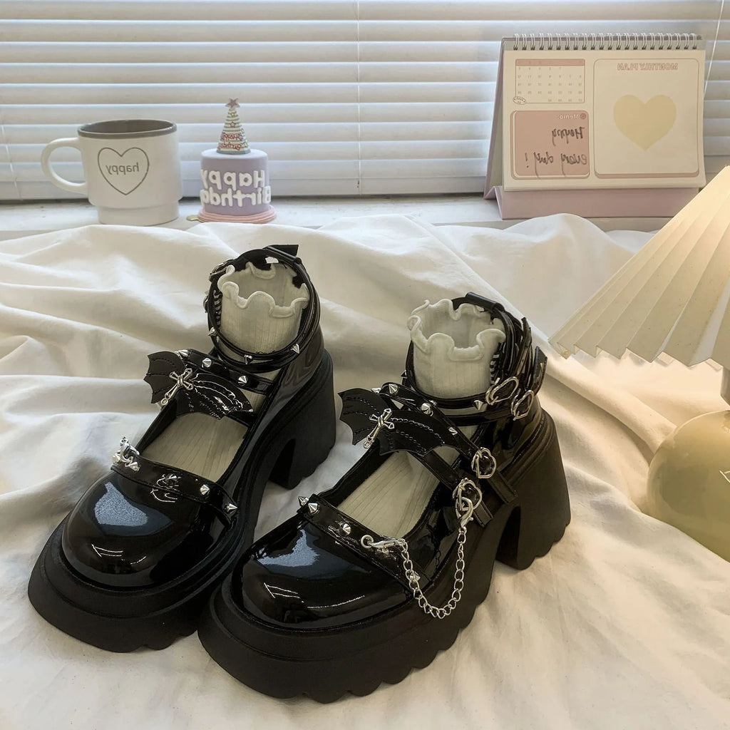 Solid black PU patent leather Lolita shoes with bat metal chain buckle, round toe, chunky heel 6-8cm, women's cosplay footwear