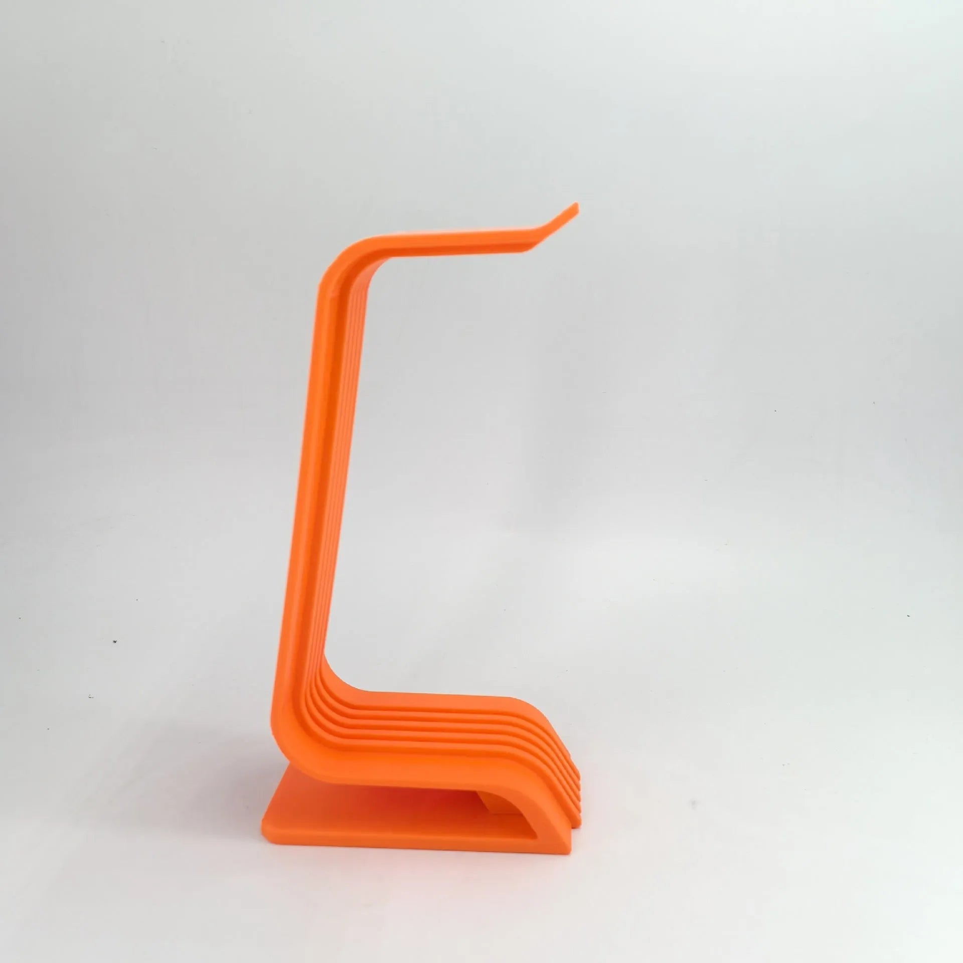 Iron computer headphone bracket, modern simplicity style, 25.1x7x12.3cm, black finish on wooden desk